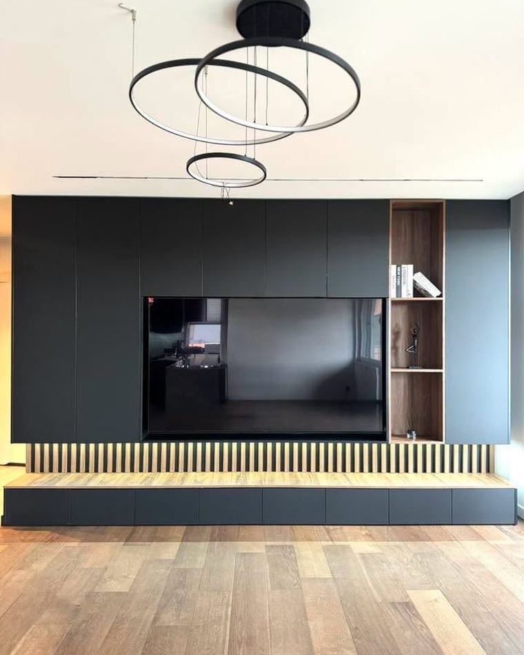 Zabudowa meblowa RTV pod telewizor — realizacja Meble Wyka